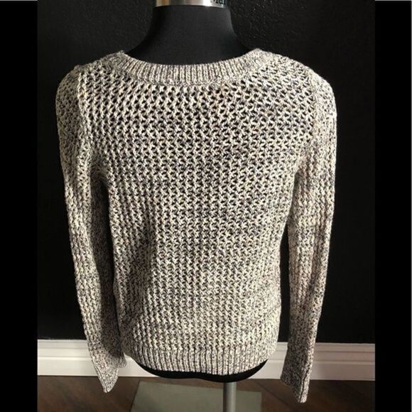 Old Navy  Round Neck Loose Knit Sweater - Picture 3 of 7